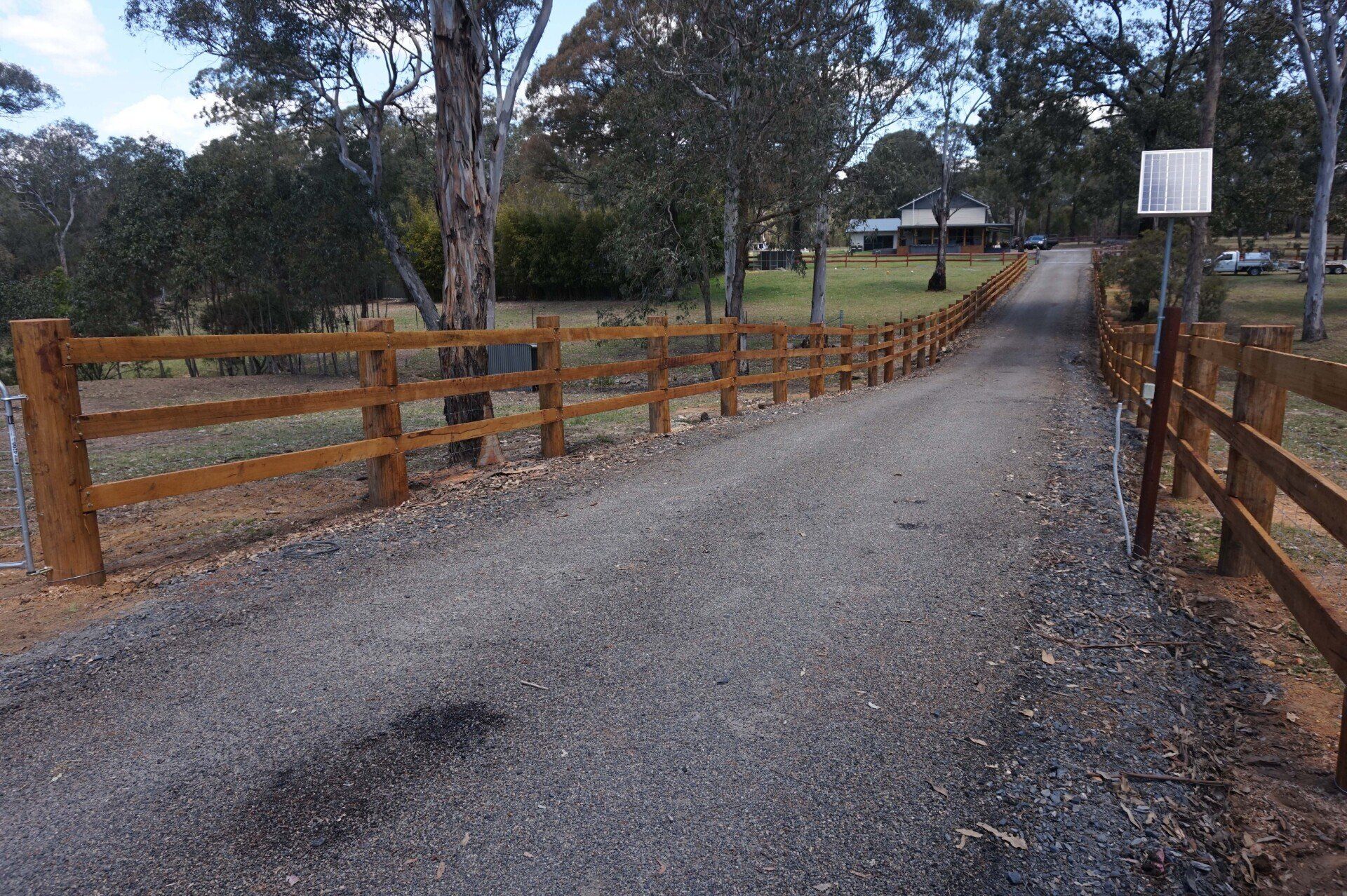 Long Fences on the Road — Fences in Aylmerton, NSW