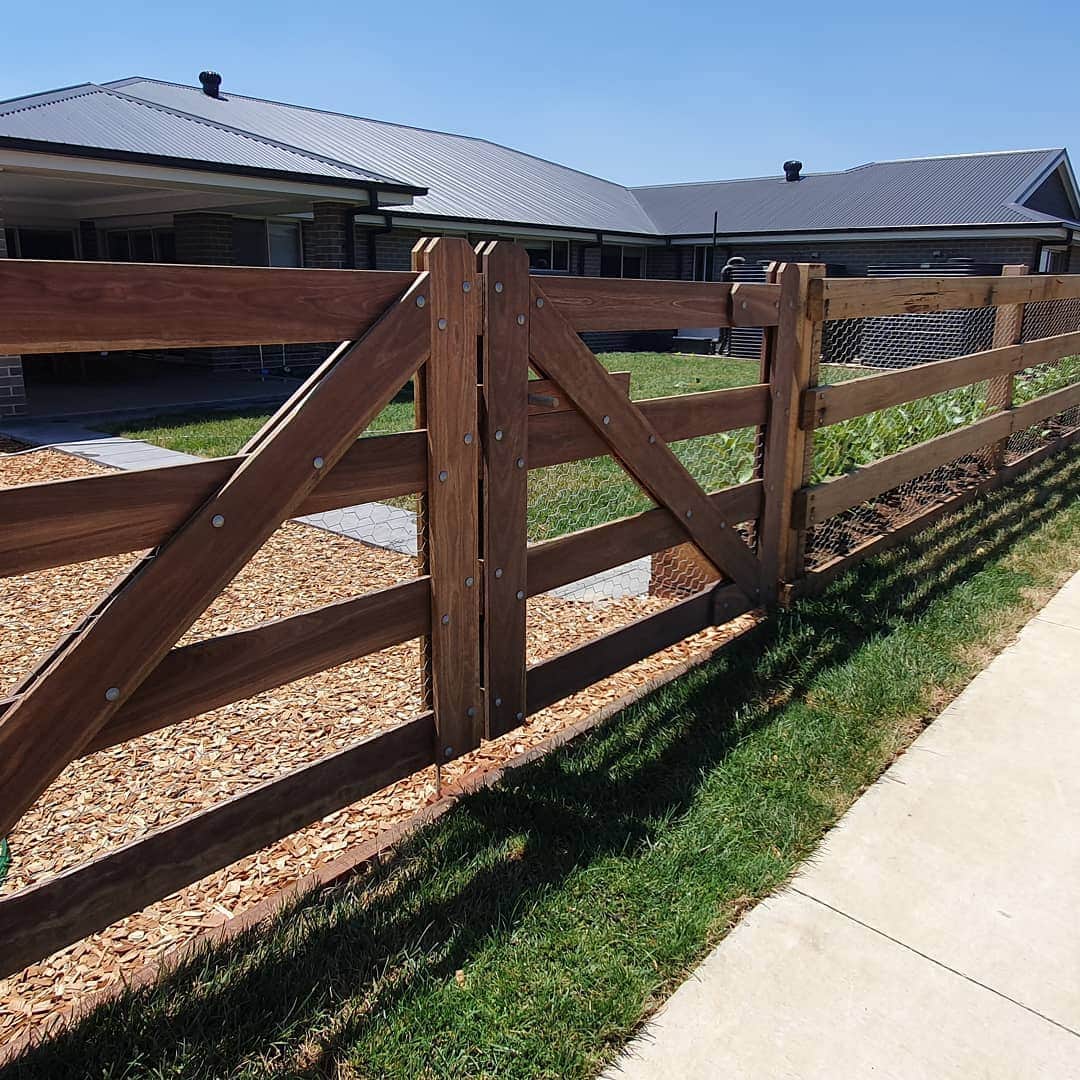 Wooden Gates and Fences — Fences in Aylmerton, NSW