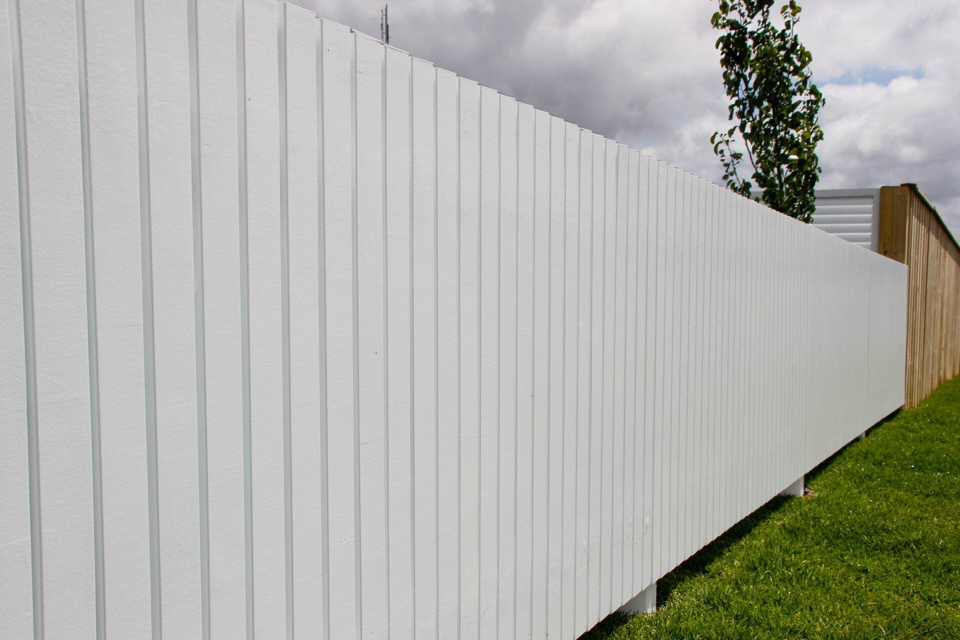 Right Side View of White Fence — Fences in Aylmerton, NSW