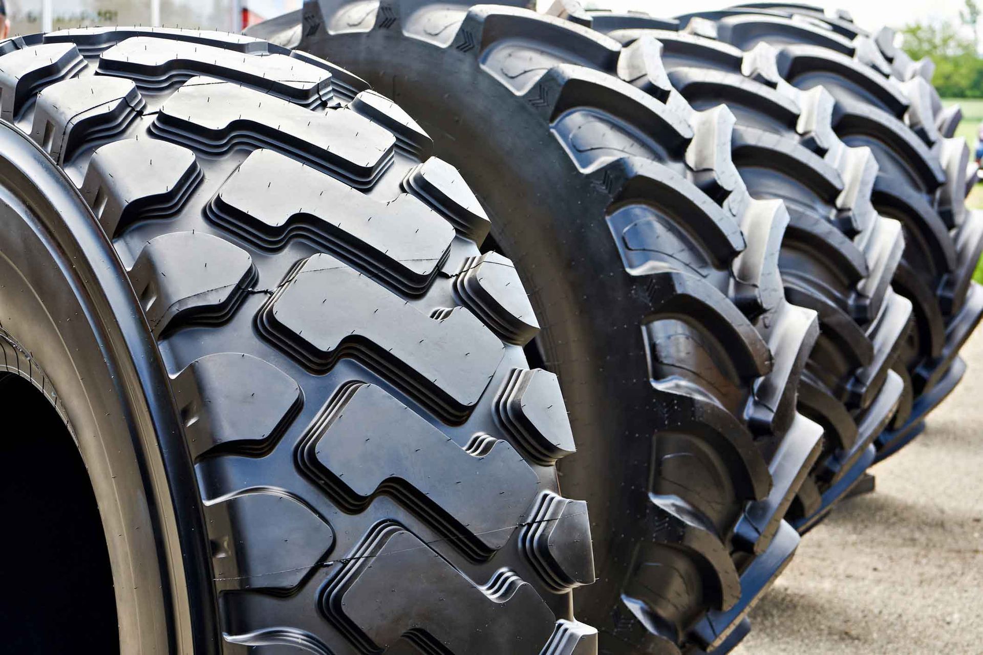 A bunch of tires are lined up in a row