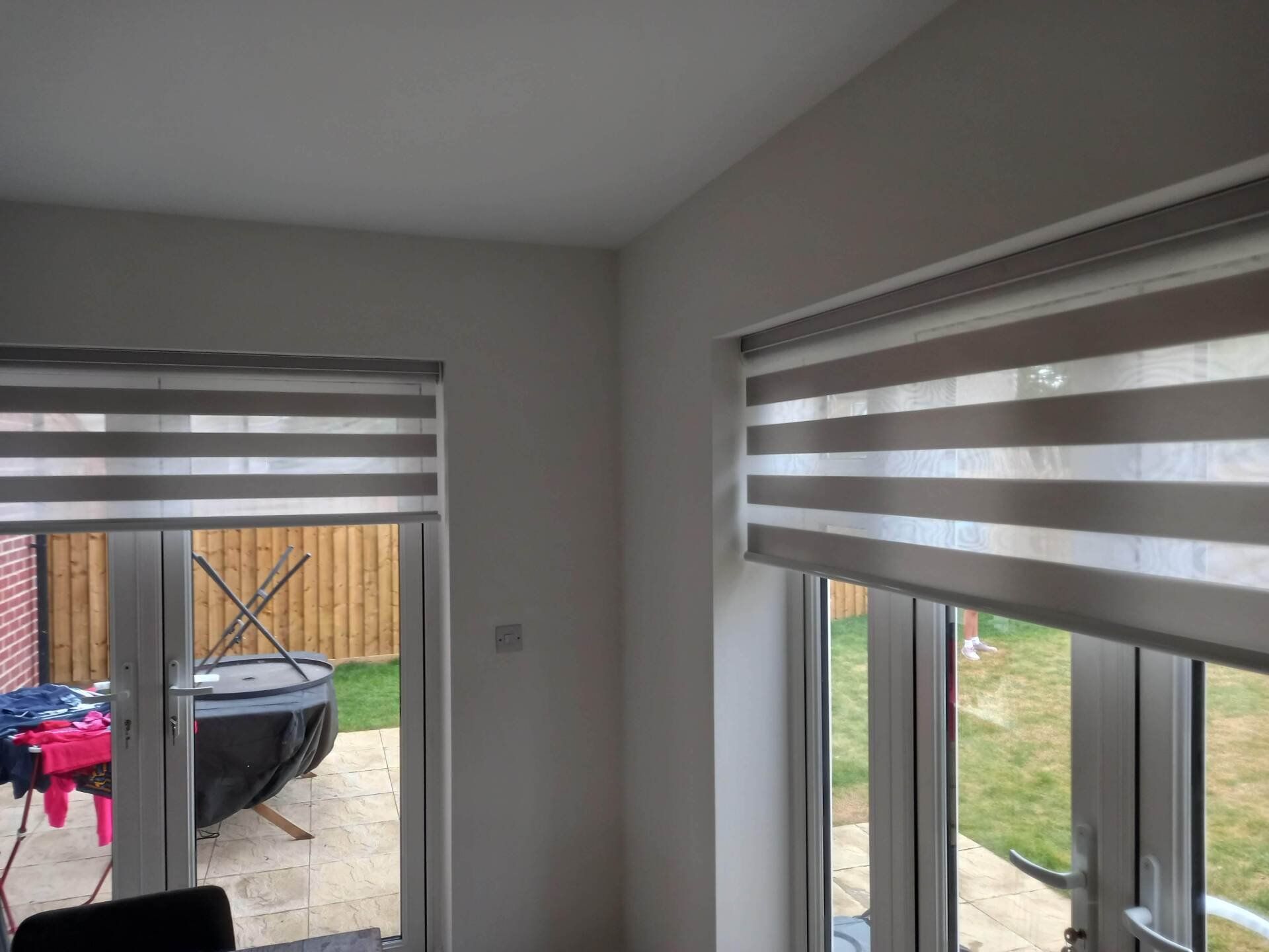 Dual shade door blinds
