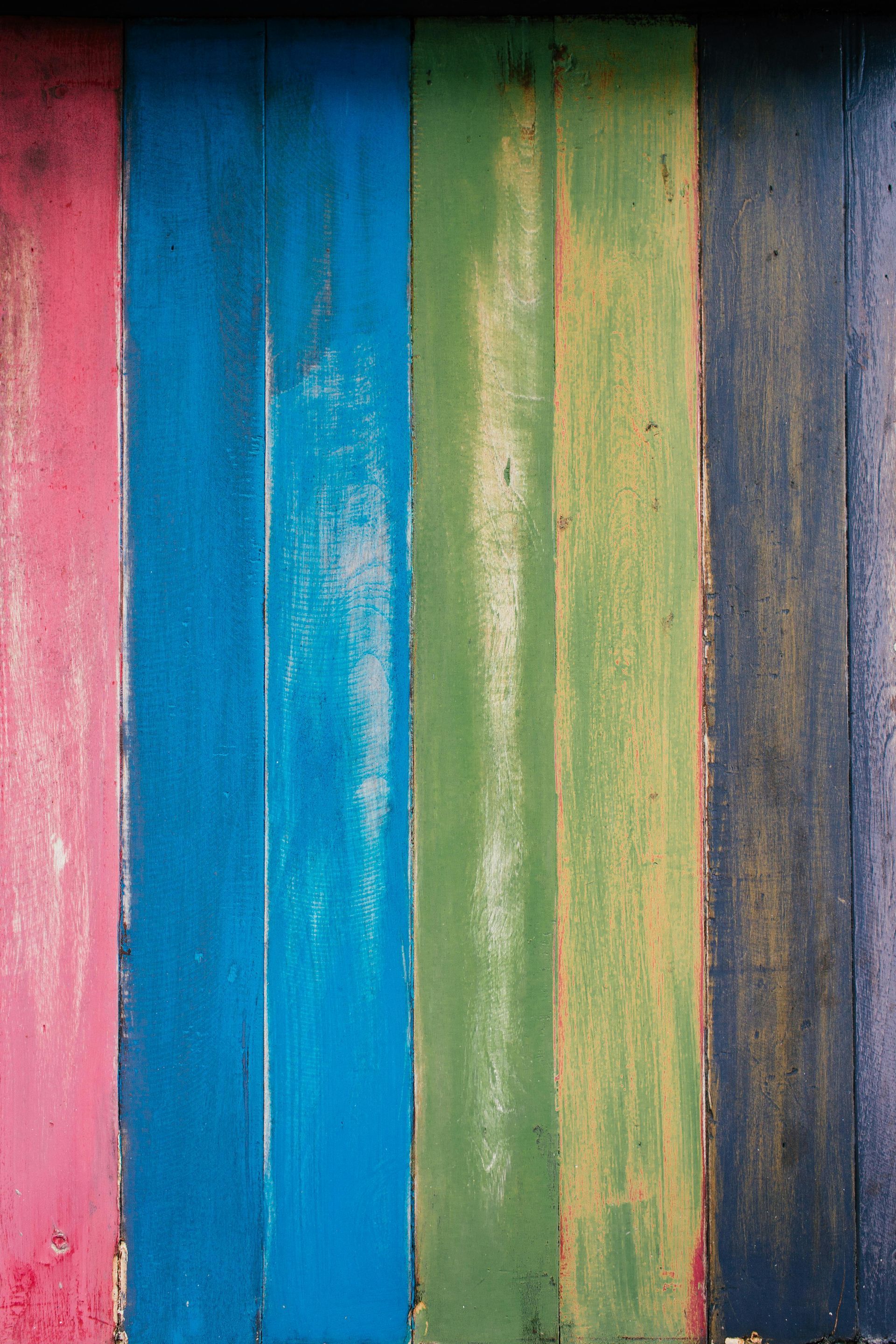 picture of wood fence with multiple colors to choose from