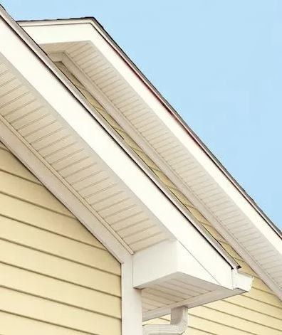 House With Charter Oak Soffits — Prospect, KY — Mengel Exteriors