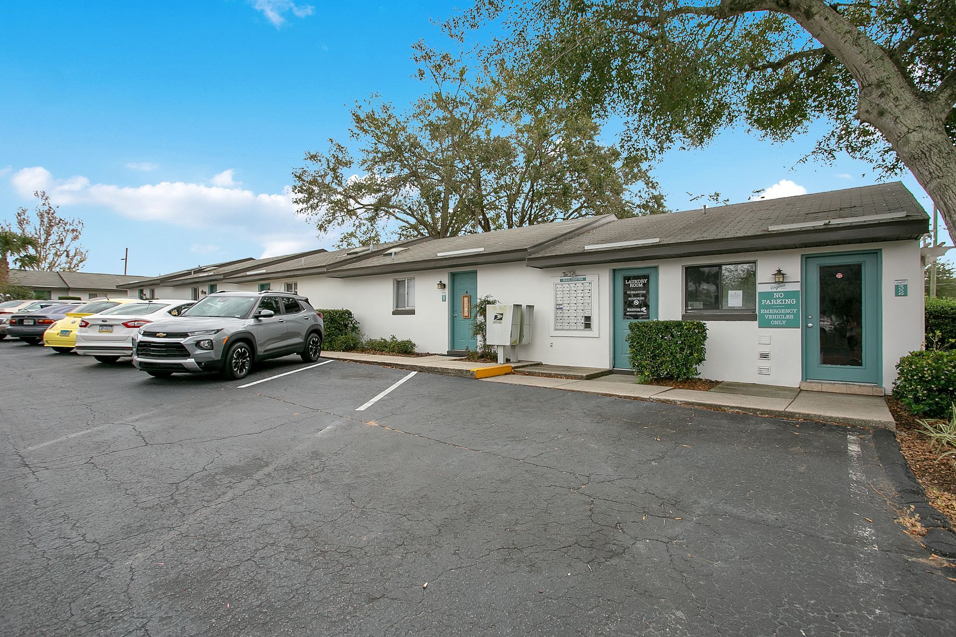 Exterior view at The Virginia in Tavares, FL.