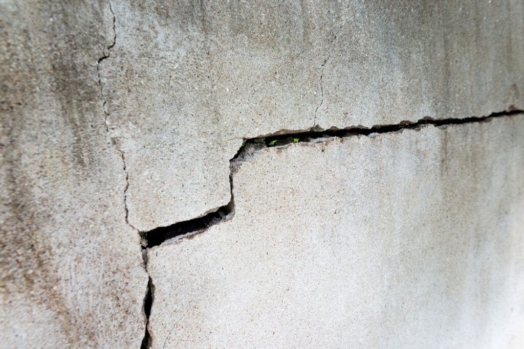 wall crack