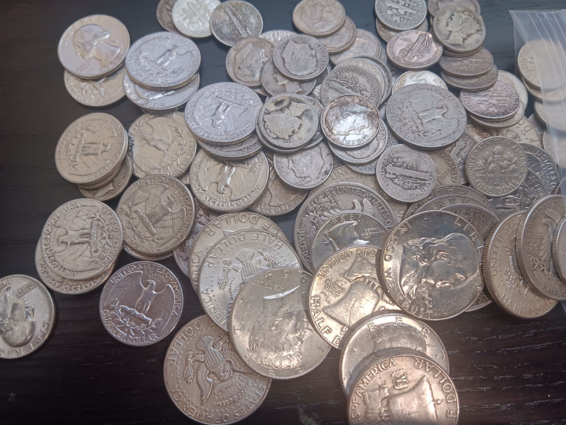 BRILLIANT UNCIRCULATED MIXXED & SOLID DATE ROLLS OF MORGANS AVAILABLE.