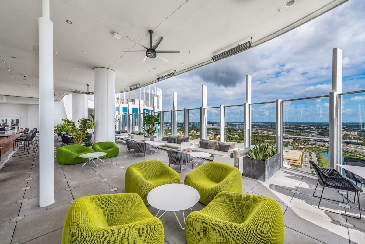 Universal Orlando Aventura Hotel Bar 17 Bistro