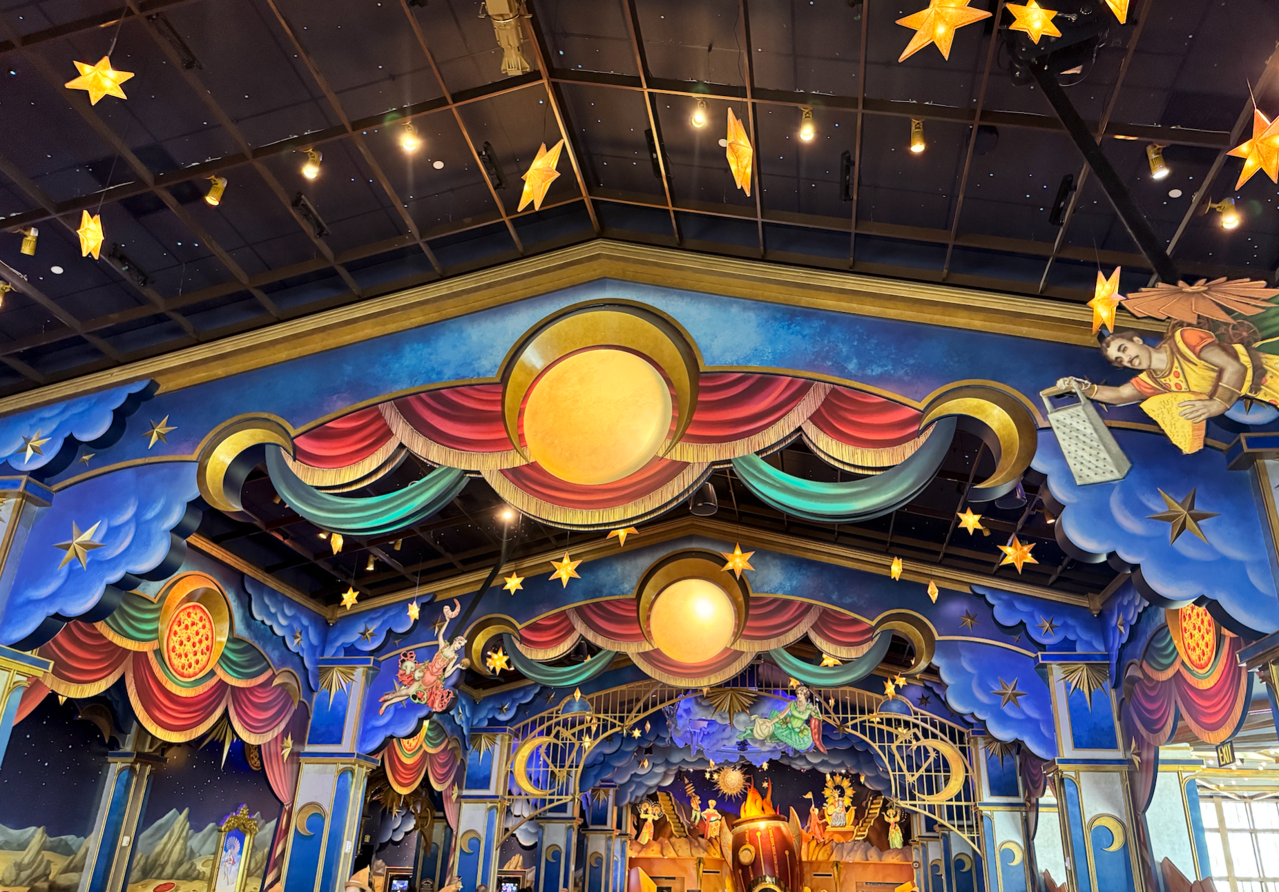 Pizza Moon Cafe - Epic Universe