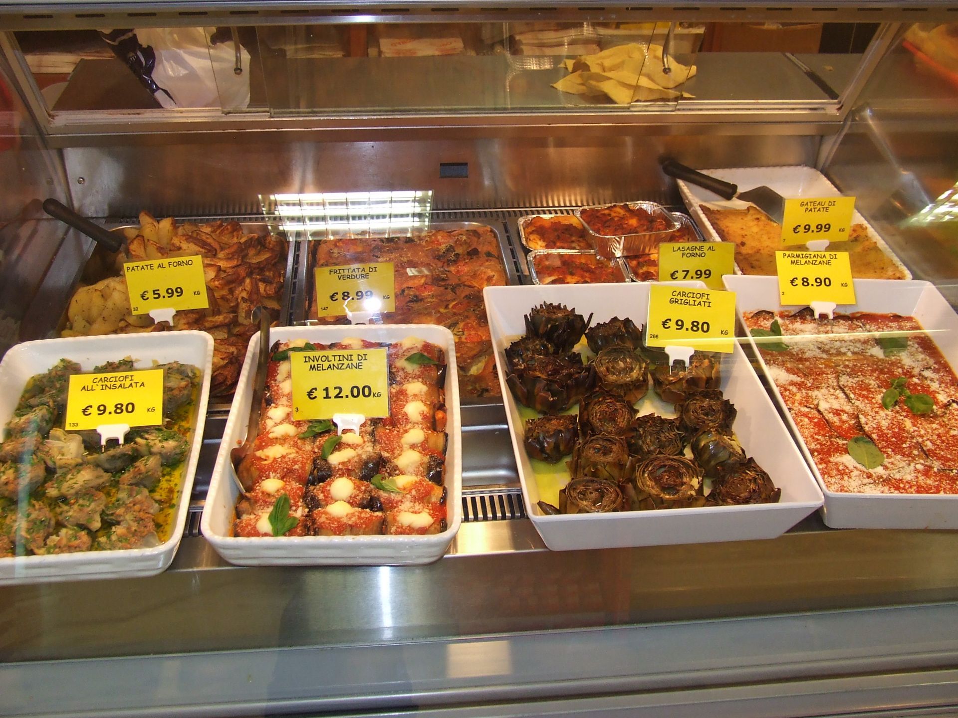 vetrina di una gastronomia