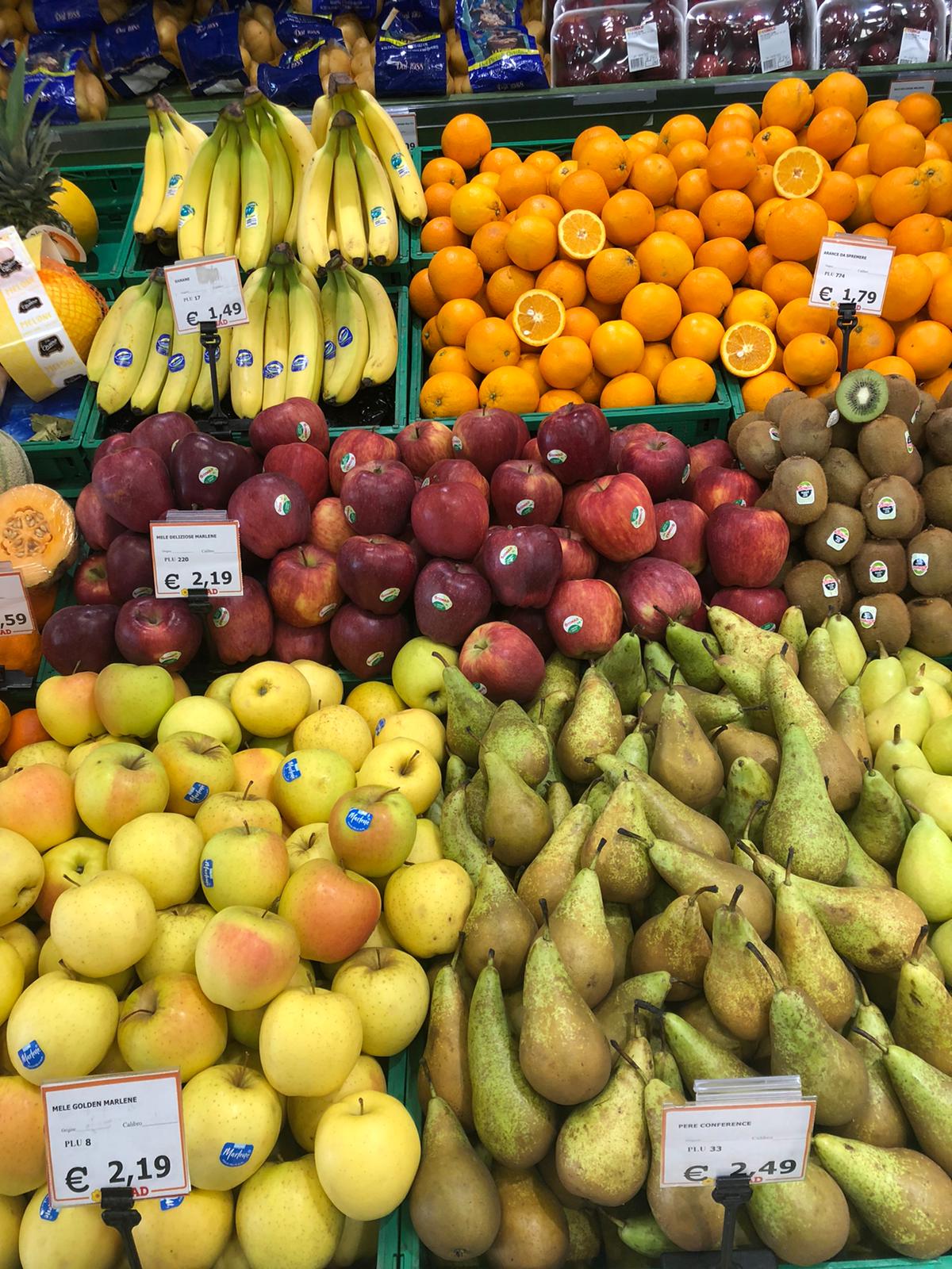 banane, arance, mele, kiwi e pere