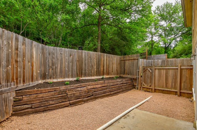 Ledesma yard with plot