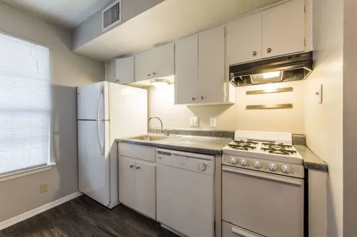 Greenwood Square - kitchen