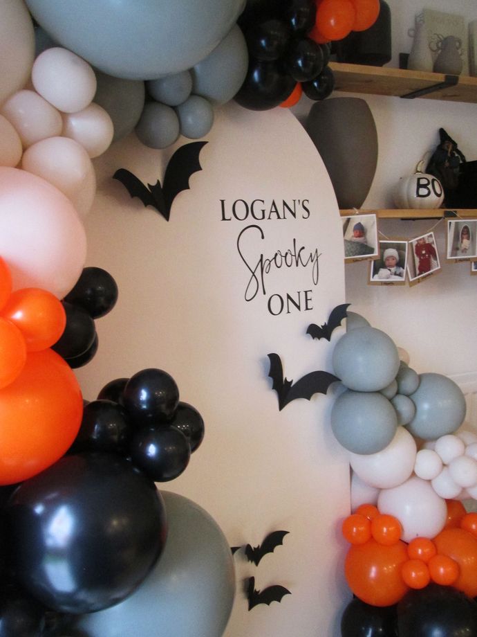 birthday balloon sailboard, balloon design, gateshead, north east, newastle, tyneside, balloon wall, event decor, balloon backdrop, halloween balloons, birthday party balloon decoration, balloon arch, orange and black balloons