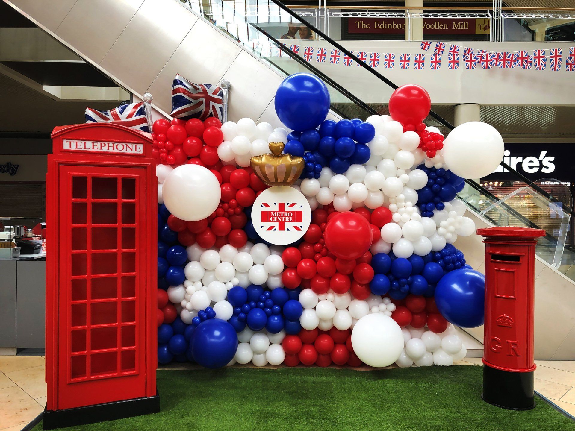 Metrocentre Organic Jubilee English Balloon Wall Gateshead