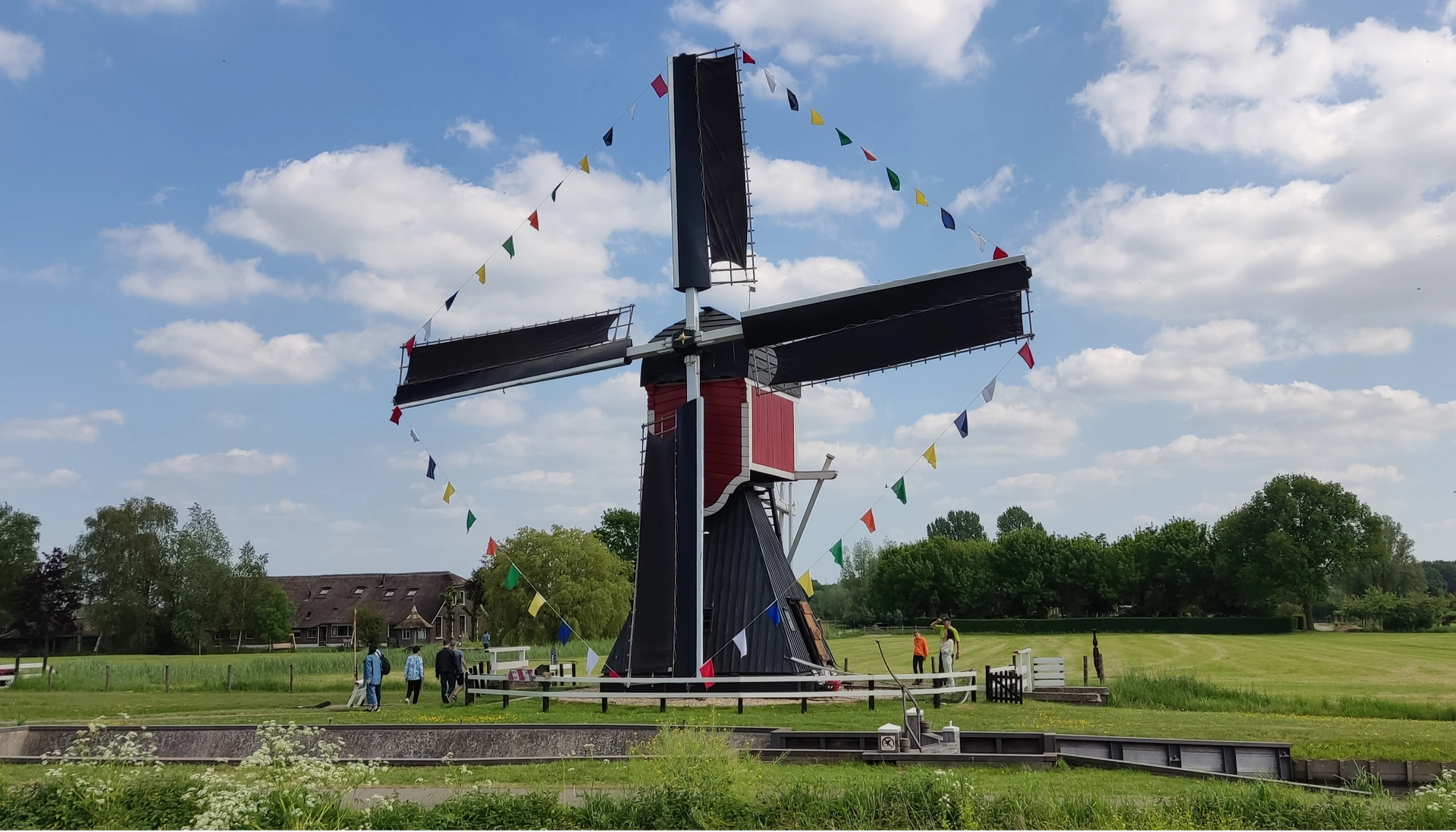 Een fietstour langs bijzondere molens. Deze rondleiding op de fiets leert je alles over de molens van Utrecht.