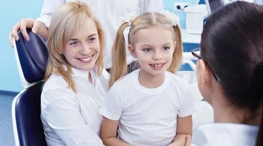 DRA. CAROLINA LOZANO VÁSQUEZ