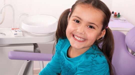 DRA. CAROLINA LOZANO VÁSQUEZ