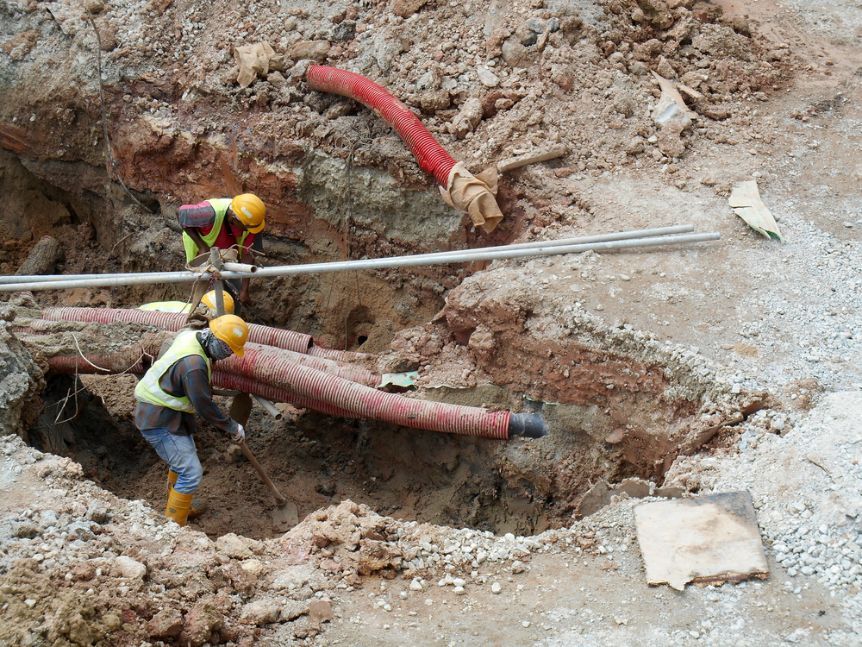 Construction Worker Install and Fixing Utility — Underground Service Locator in Katherine, NT