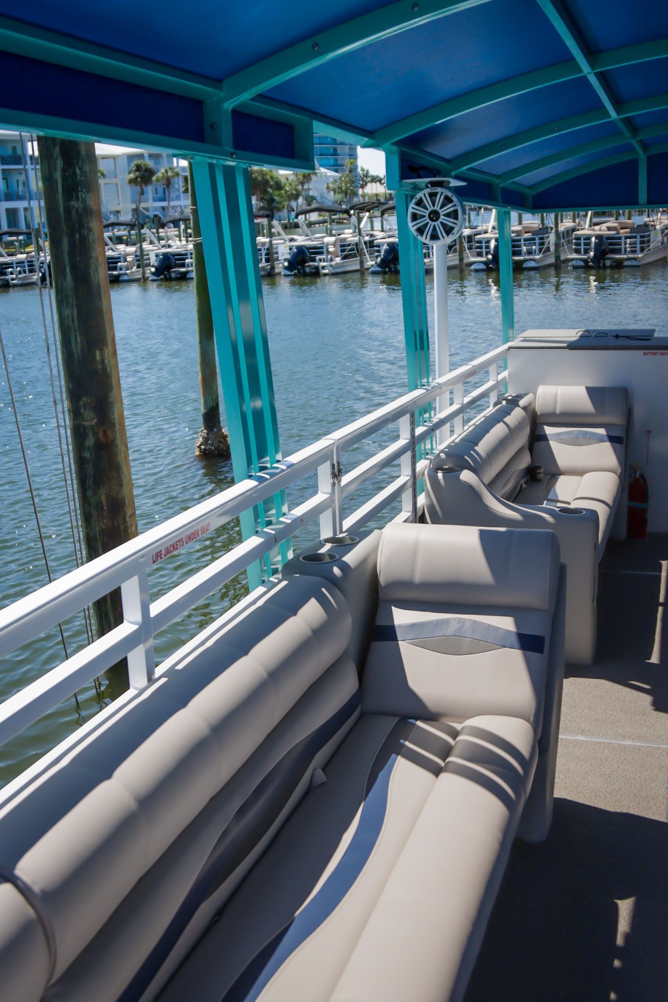 flora bama yacht club rentals