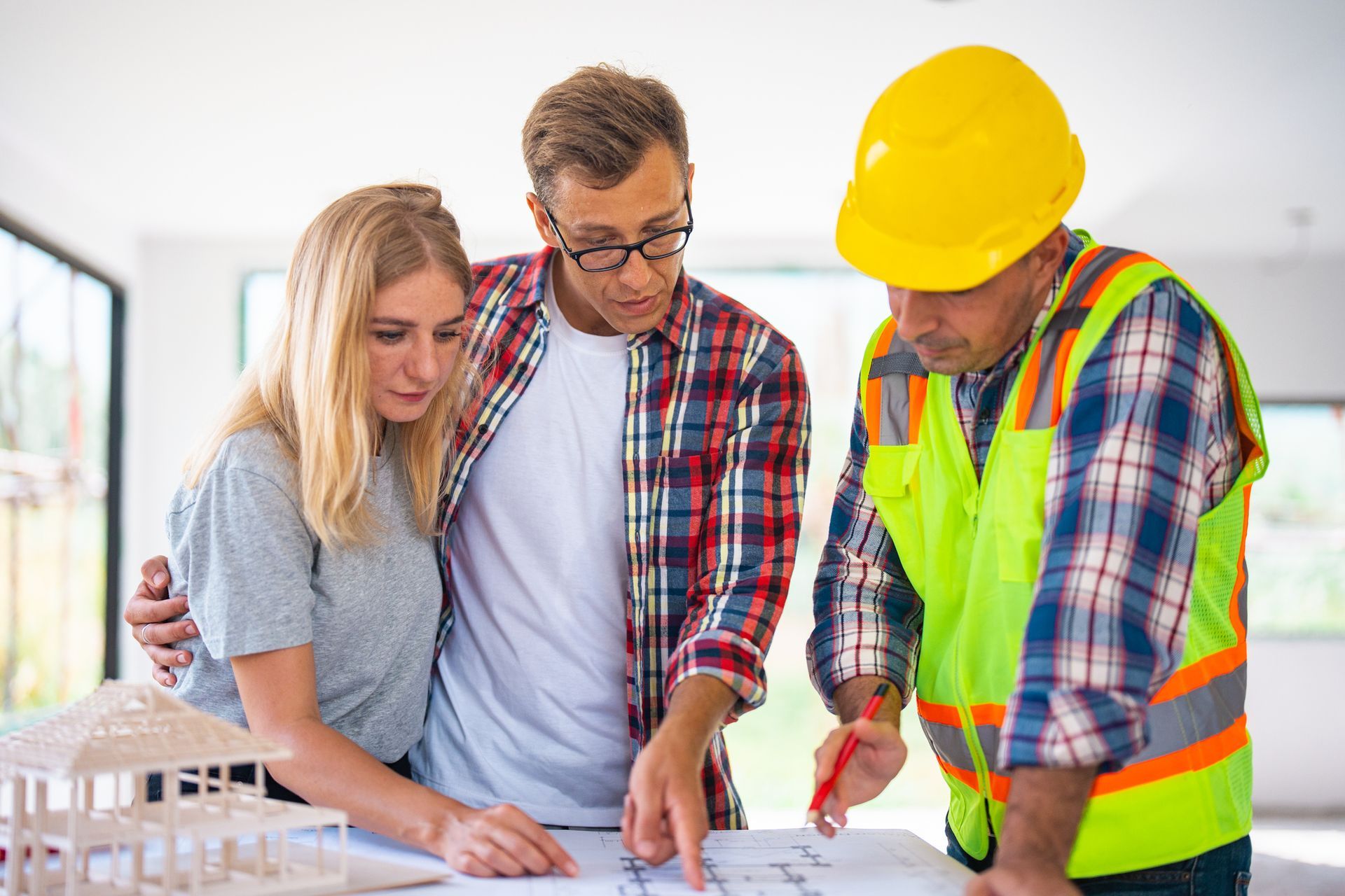 Engineer Talking to Couple — Sydney, NSW — 10 Star Building Assessments