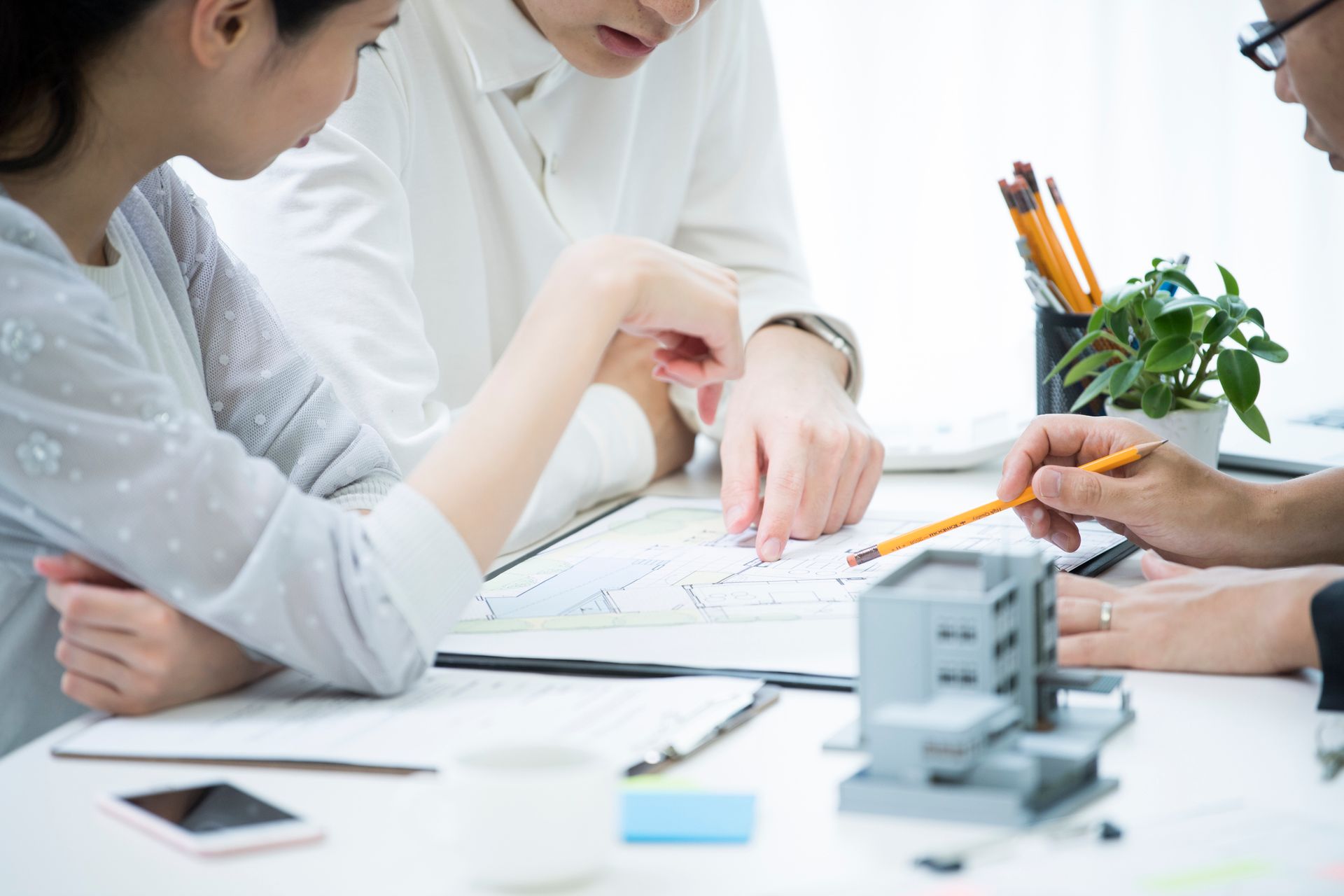 Discussing House Layout — Sydney, NSW — 10 Star Building Assessments