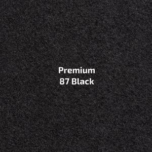Een close-up van een zwart tapijt met de woorden `` premium 87 black '' erop geschreven.