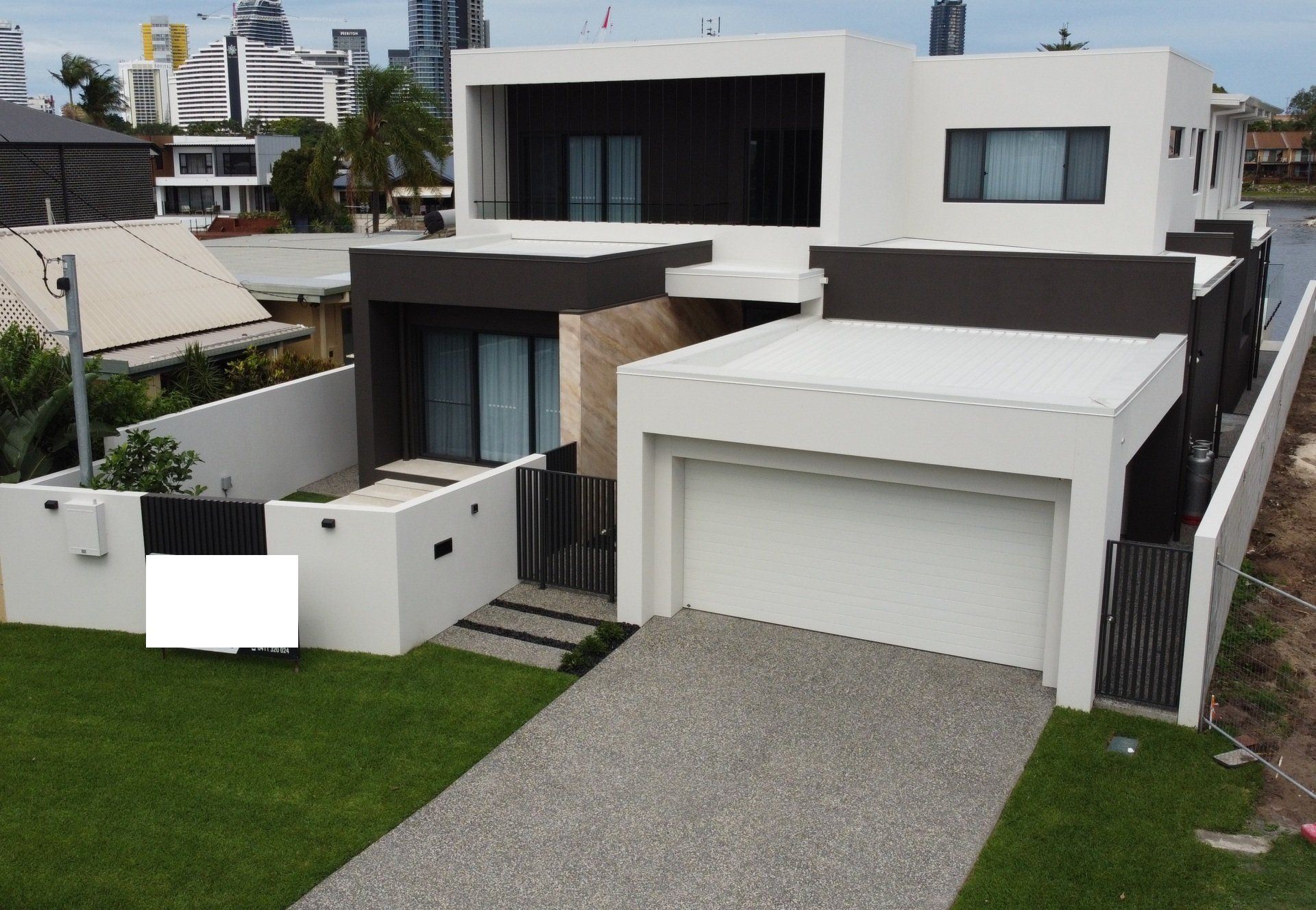 new home build with metal roofing on Gold Coast