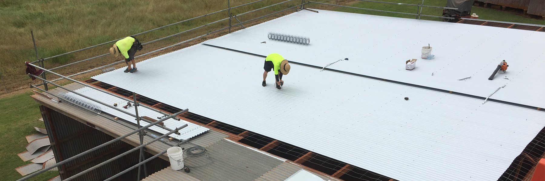 Commercial shed re roof Zincalume