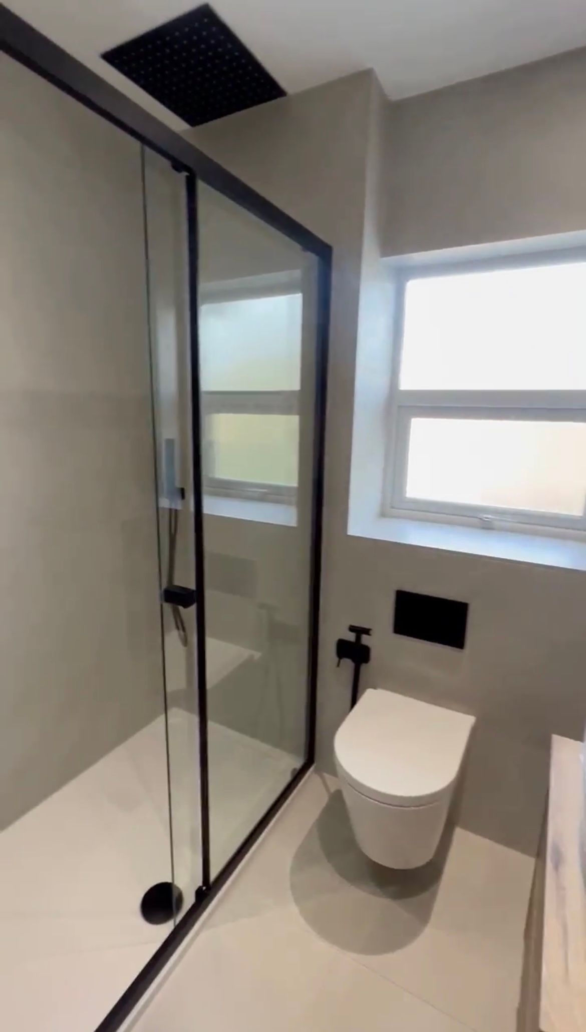 Sleek and luxurious small bathroom