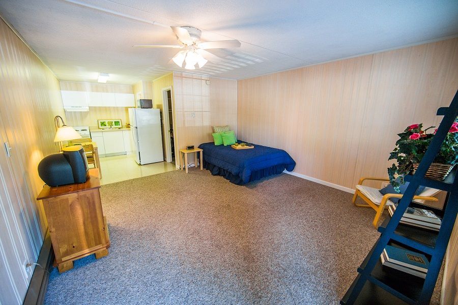 Photo showing a studio with plenty of space