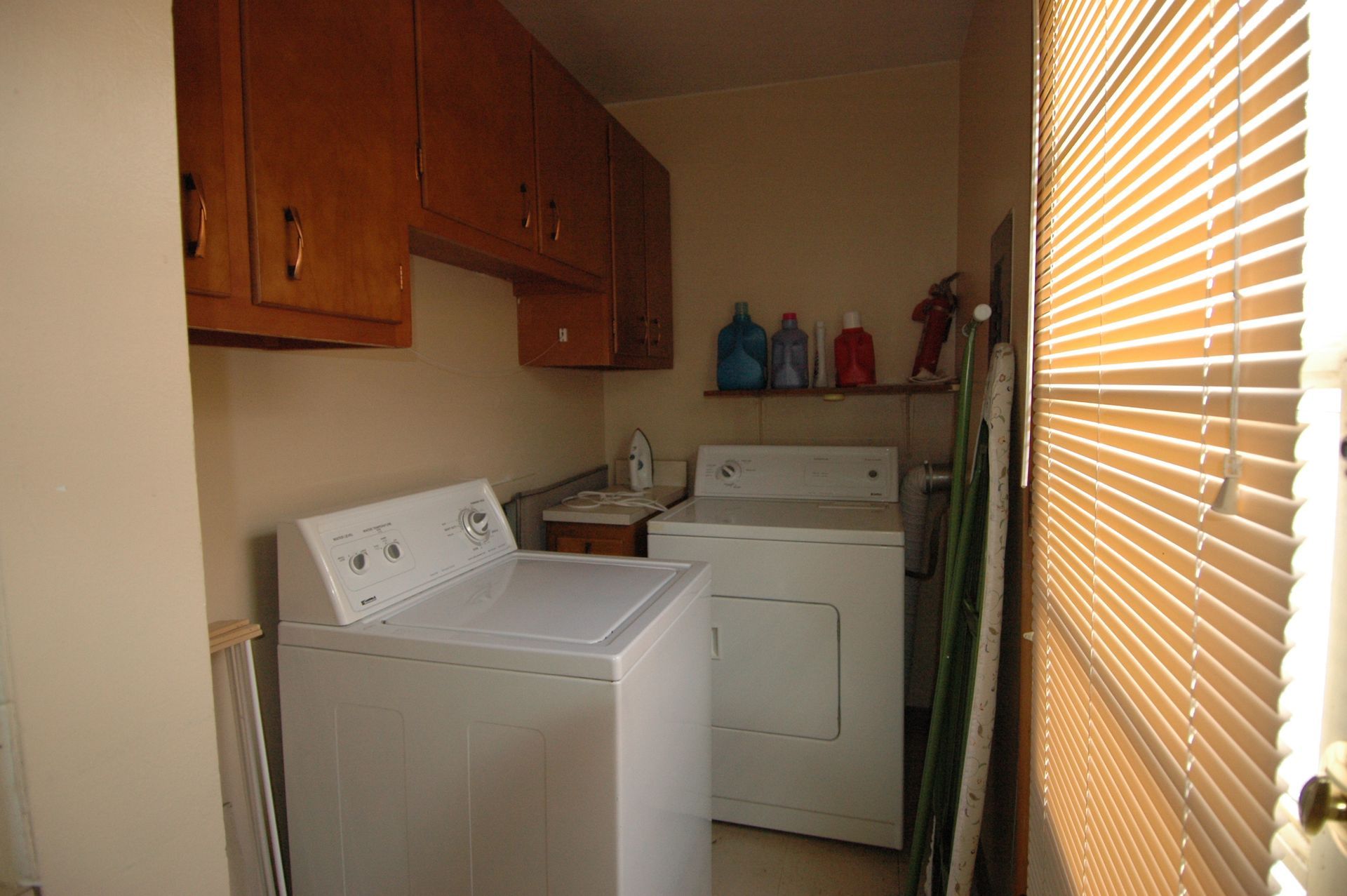 Photo showing a laundry area seen from an alternate angle