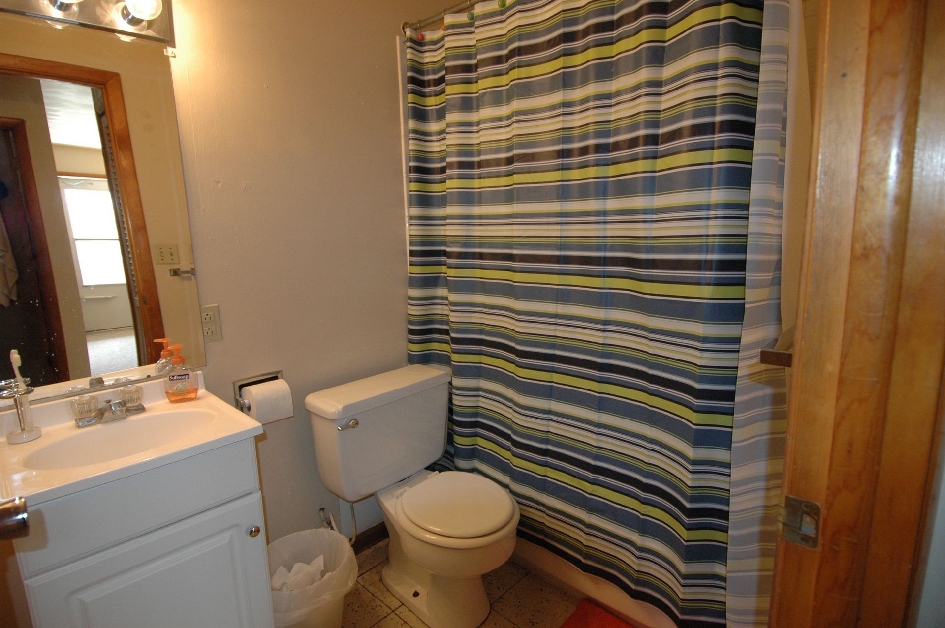 Photo showing a small bathroom