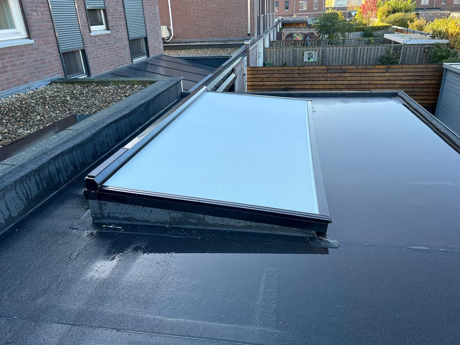 Zonnescherm over lichtkoepel