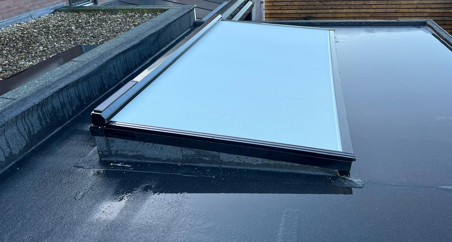 Zonnescherm bovenkant lichtkoepel