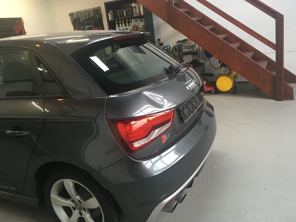 audi s1 back dent