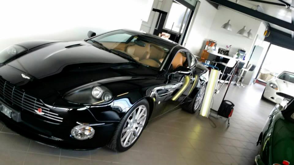 black car in reparation