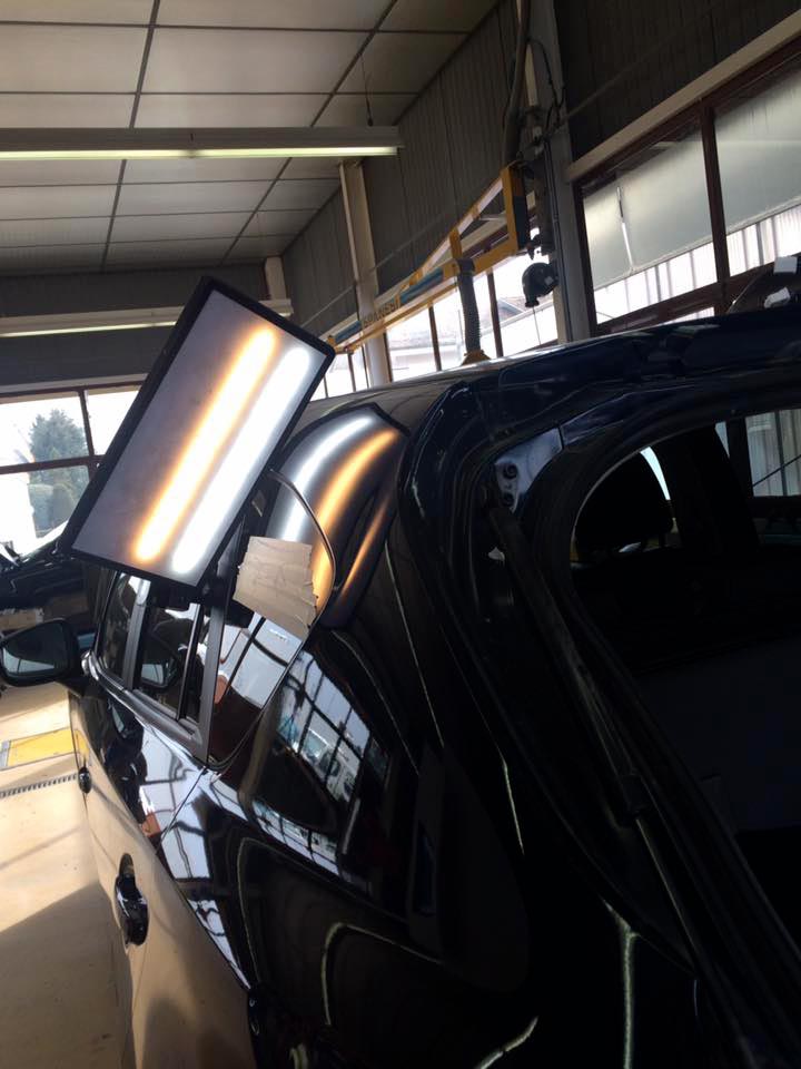 car fixing with light 02