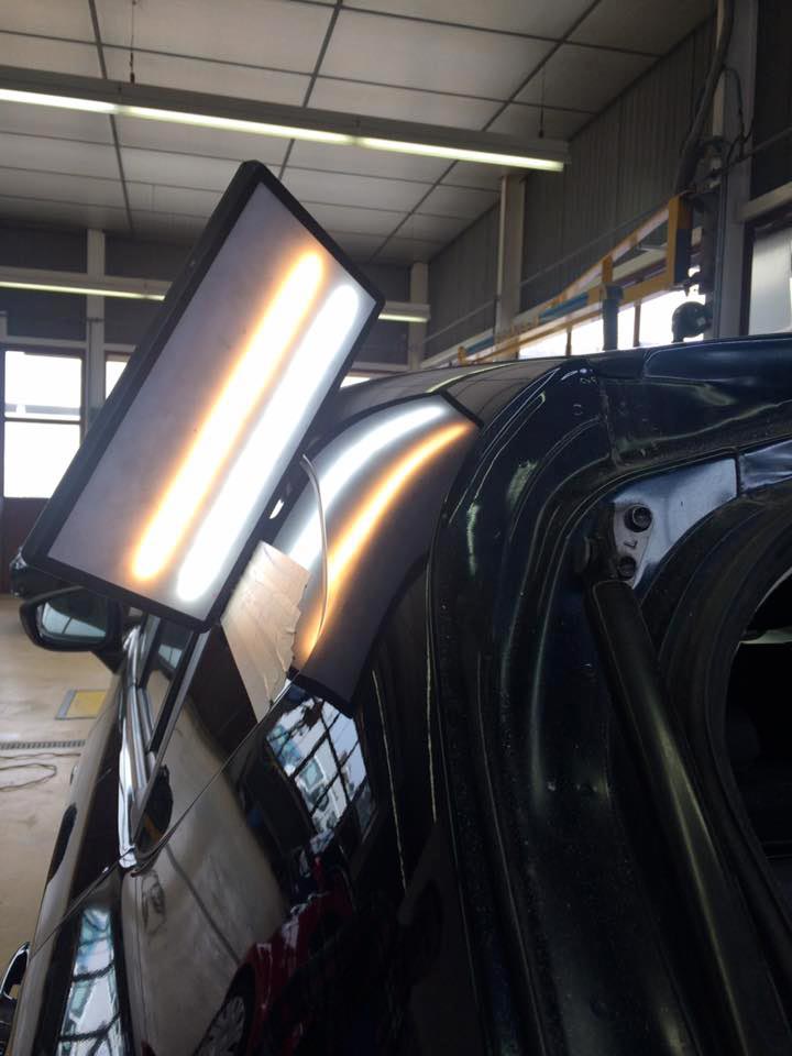 car fixing with light 03