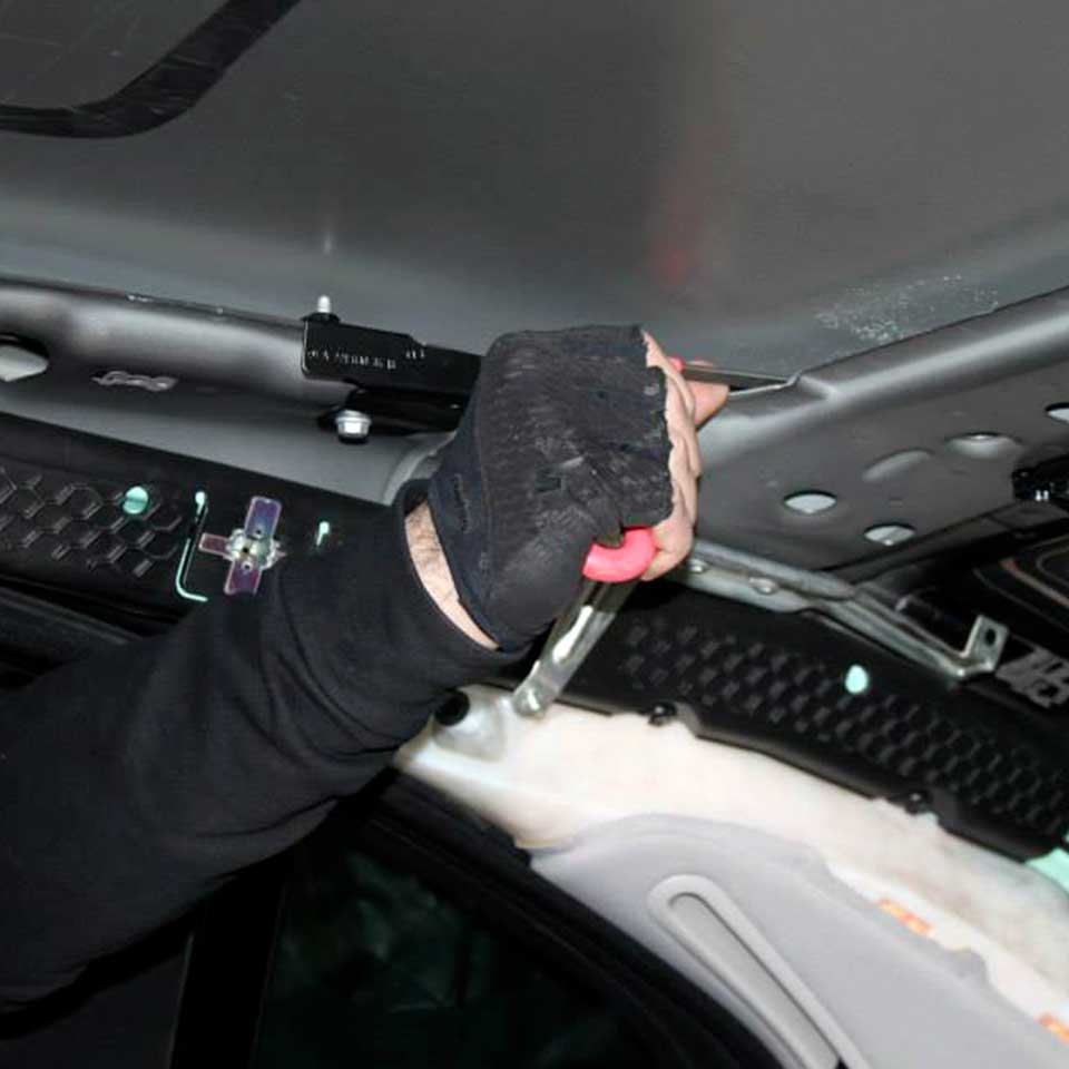 debos inside the car 02