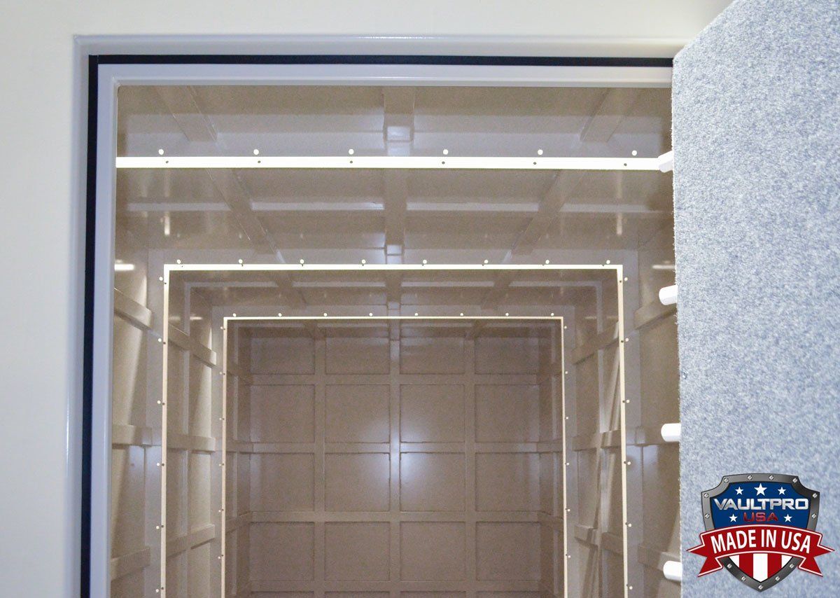 Modular walk in shelter with with cross supports