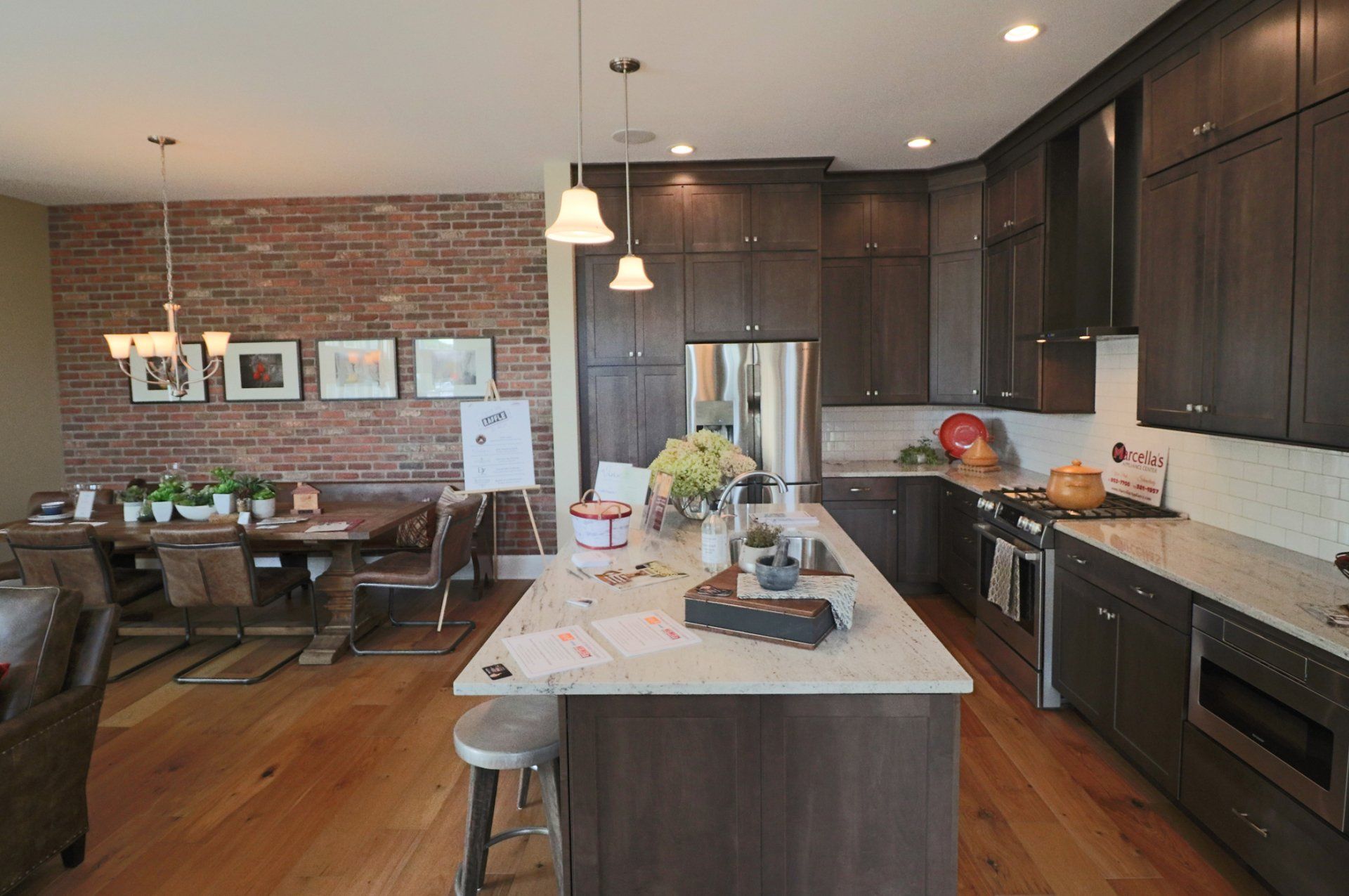 City Square - Kitchen & Dining Room