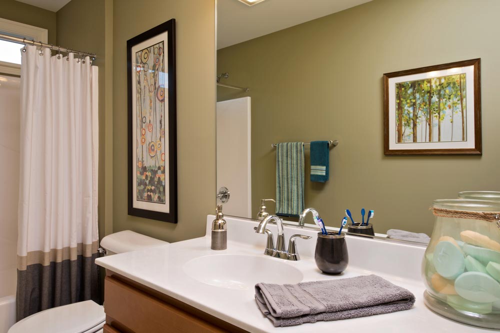 Newlin II - Bathroom