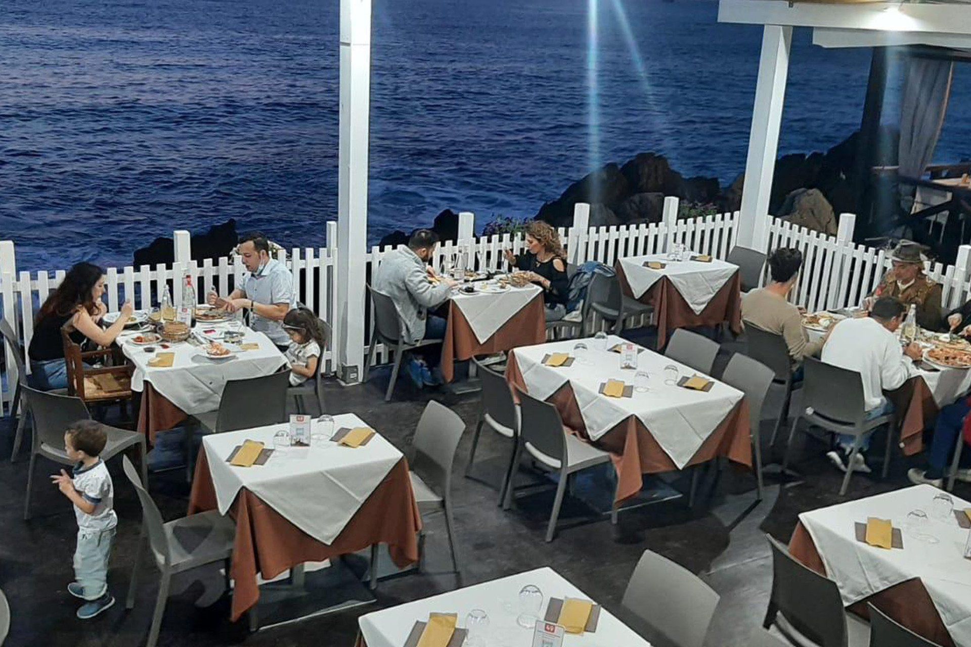 outdoor restaurant tables