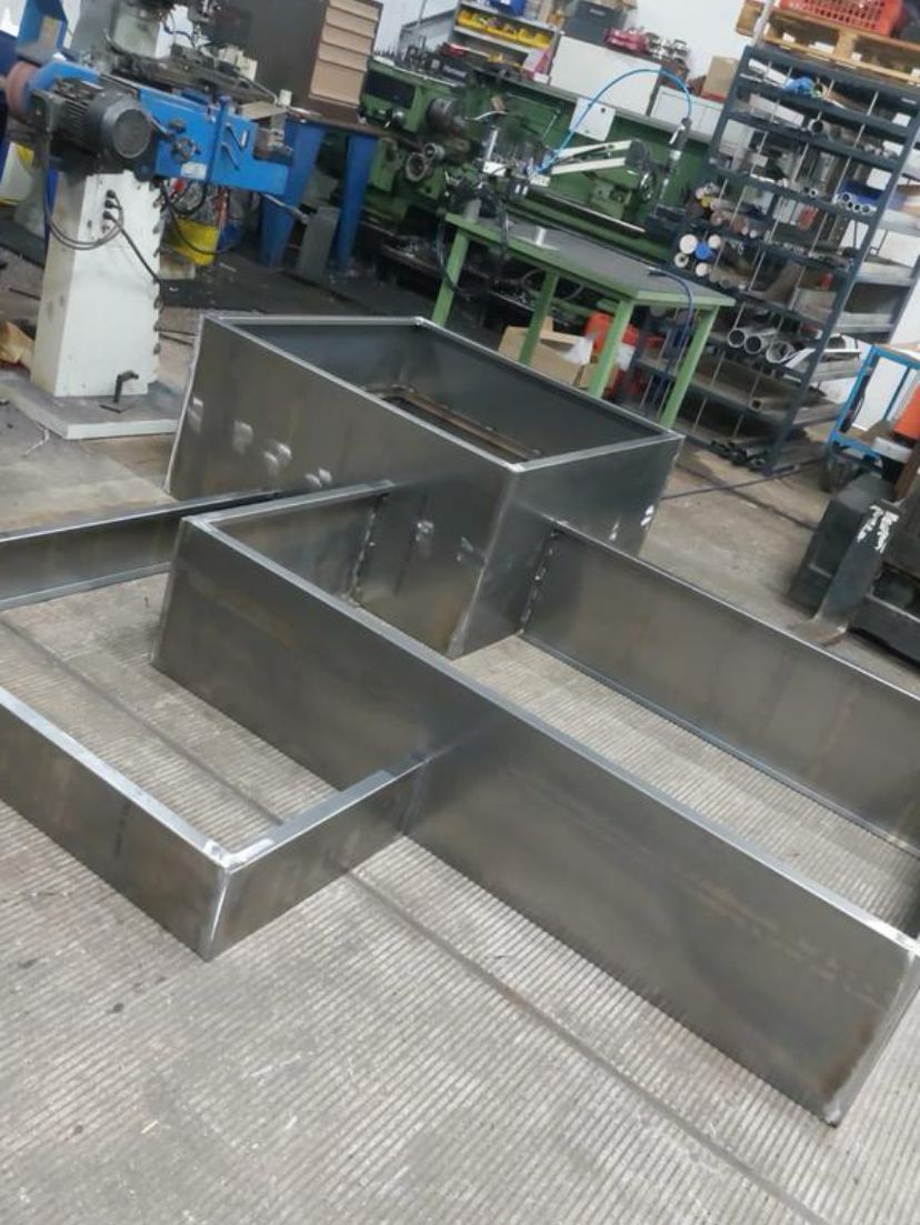 Bloembak 2,6x2,6m verschillende hoogtes