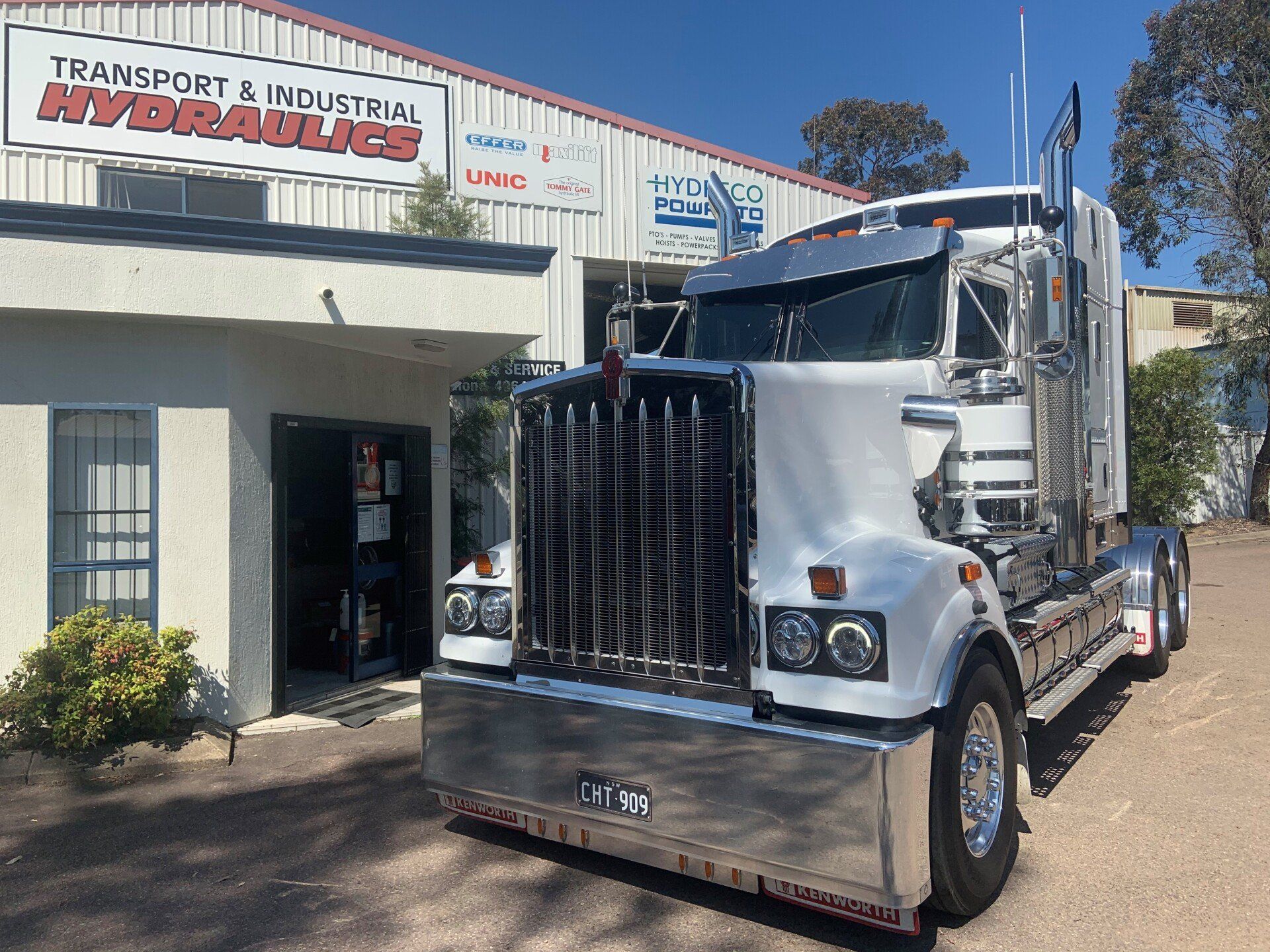 tipper, hydraulics, hoist, PTO, pump, valve, hydraulics, hydraulic equipment