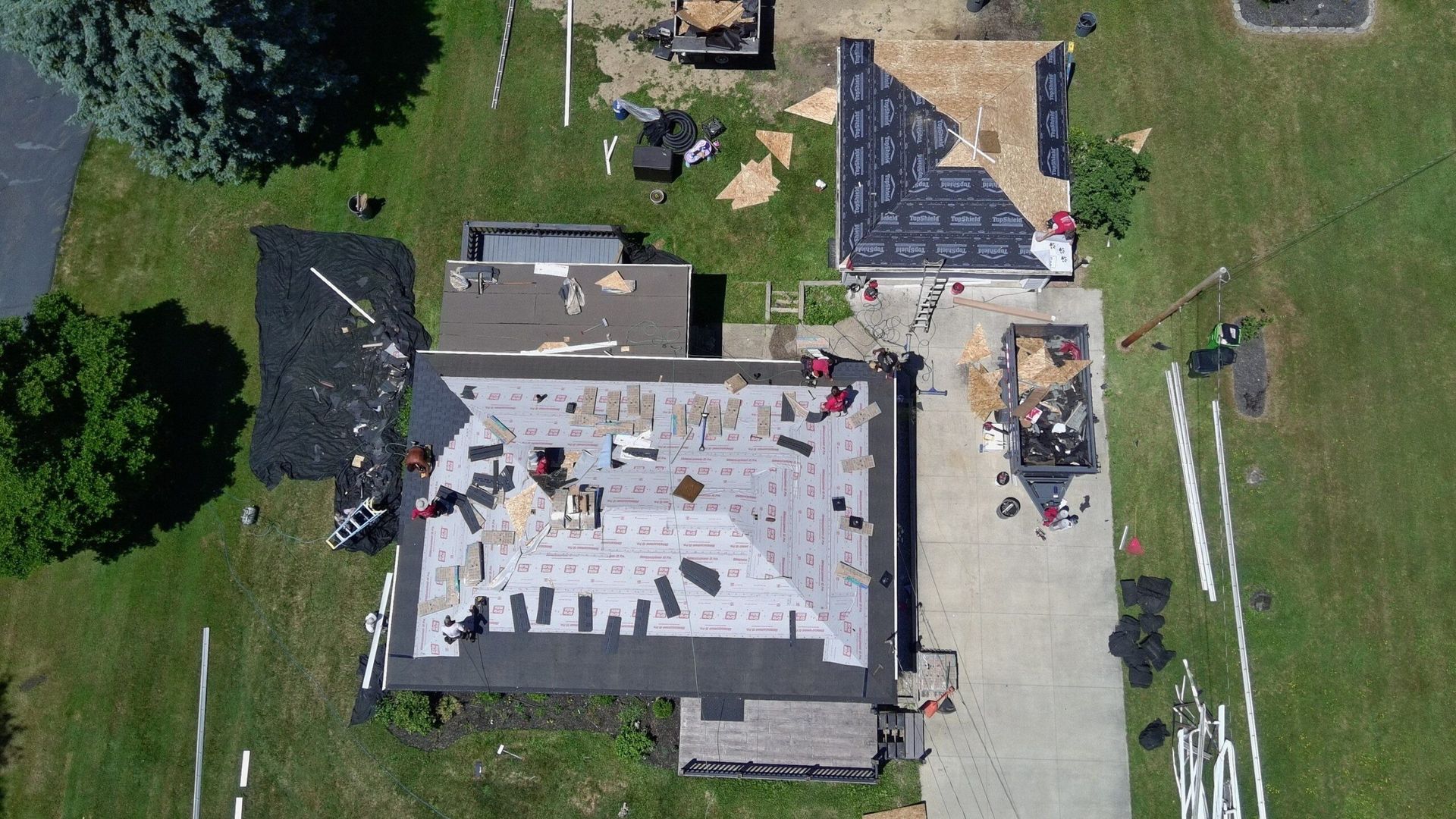 Strongsville OH roofing team installing new shingles