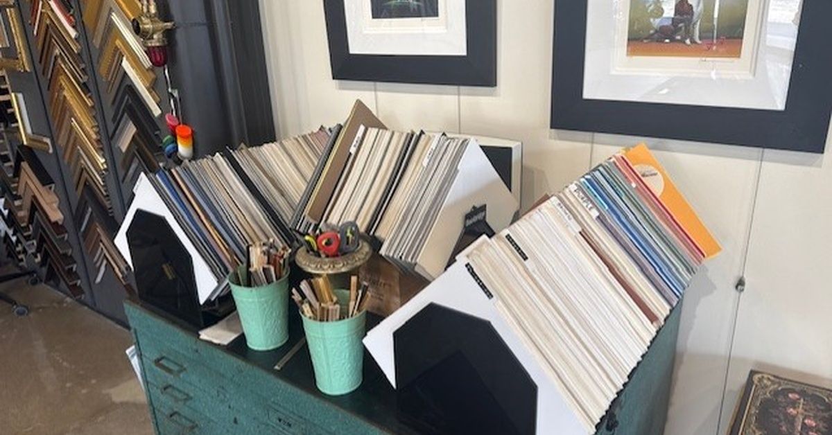 10 Materials To Consider for Your Custom Picture Frame