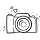Disegno in bianco e nero di una macchina fotografica con due cuori e punti, che suggerisce la fotografia.