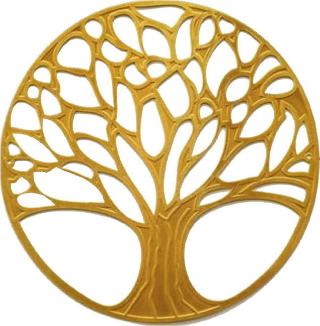 Un camino di rame è appoggiato su un tetto di tegole.