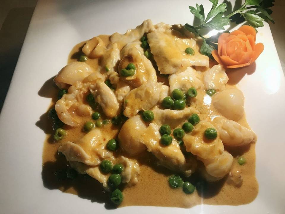 piatto cinese a base di pollo